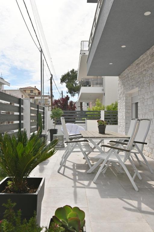 Garden Terrace — White Coral