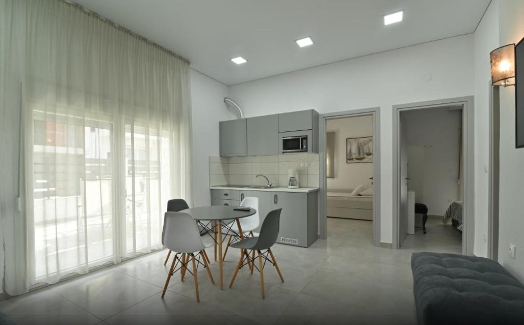 Family Room with Garden View